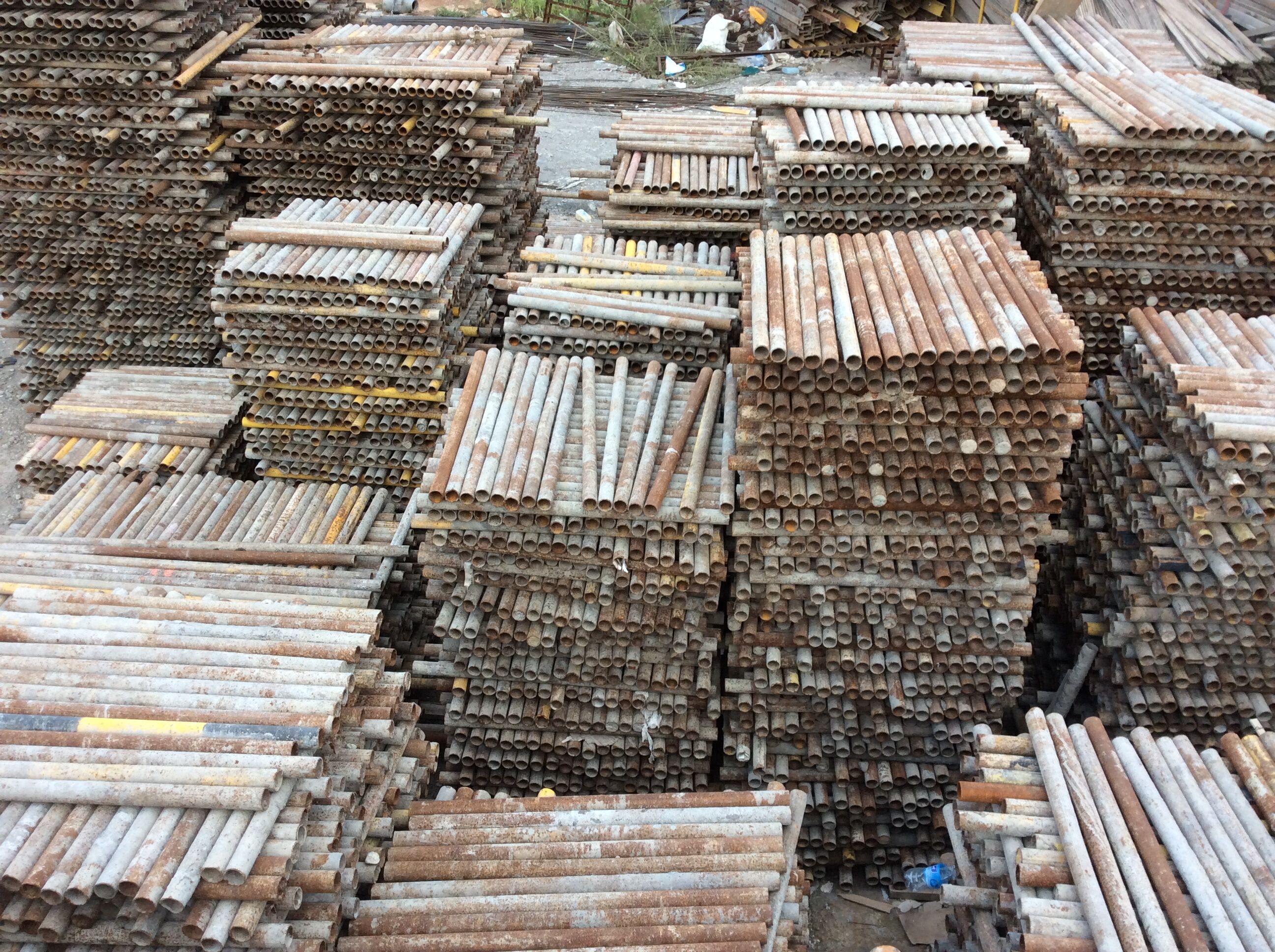 青海西宁钢管租赁公司，供西宁地区钢管扣件顶丝木架板