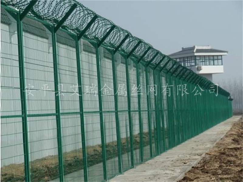 郑州监狱隔离网、监狱围墙刺网、狱墙通道隔离网