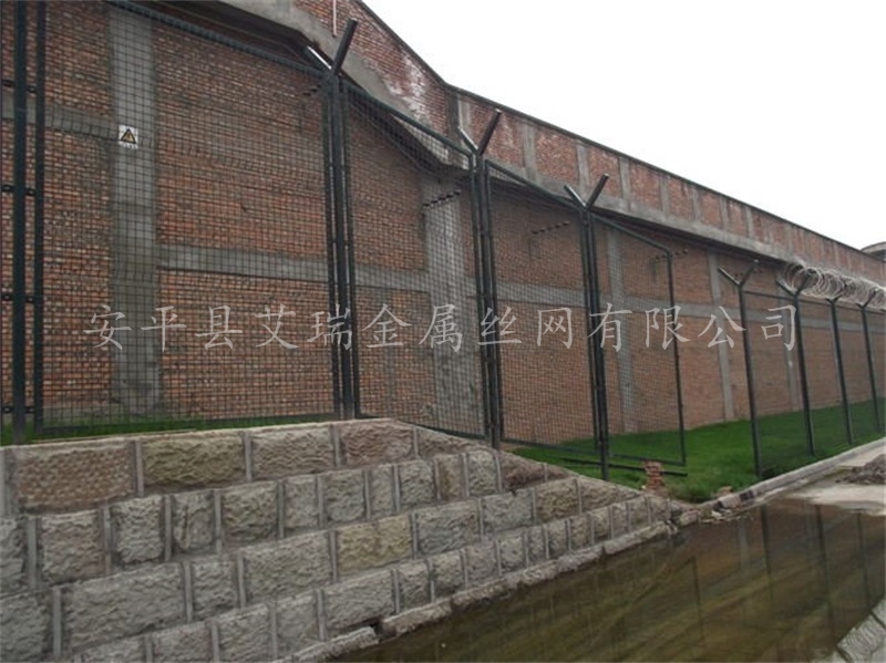 看守所钢网墙、监狱外墙围网、监狱加高钢网墙