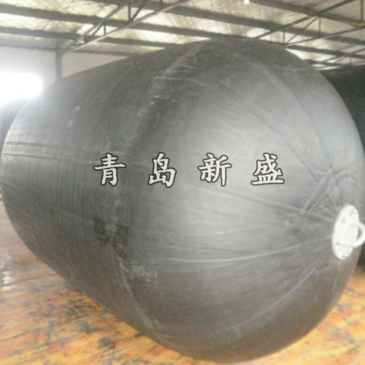 青岛新盛专业生产    船用防撞橡胶充气靠球 交货及时