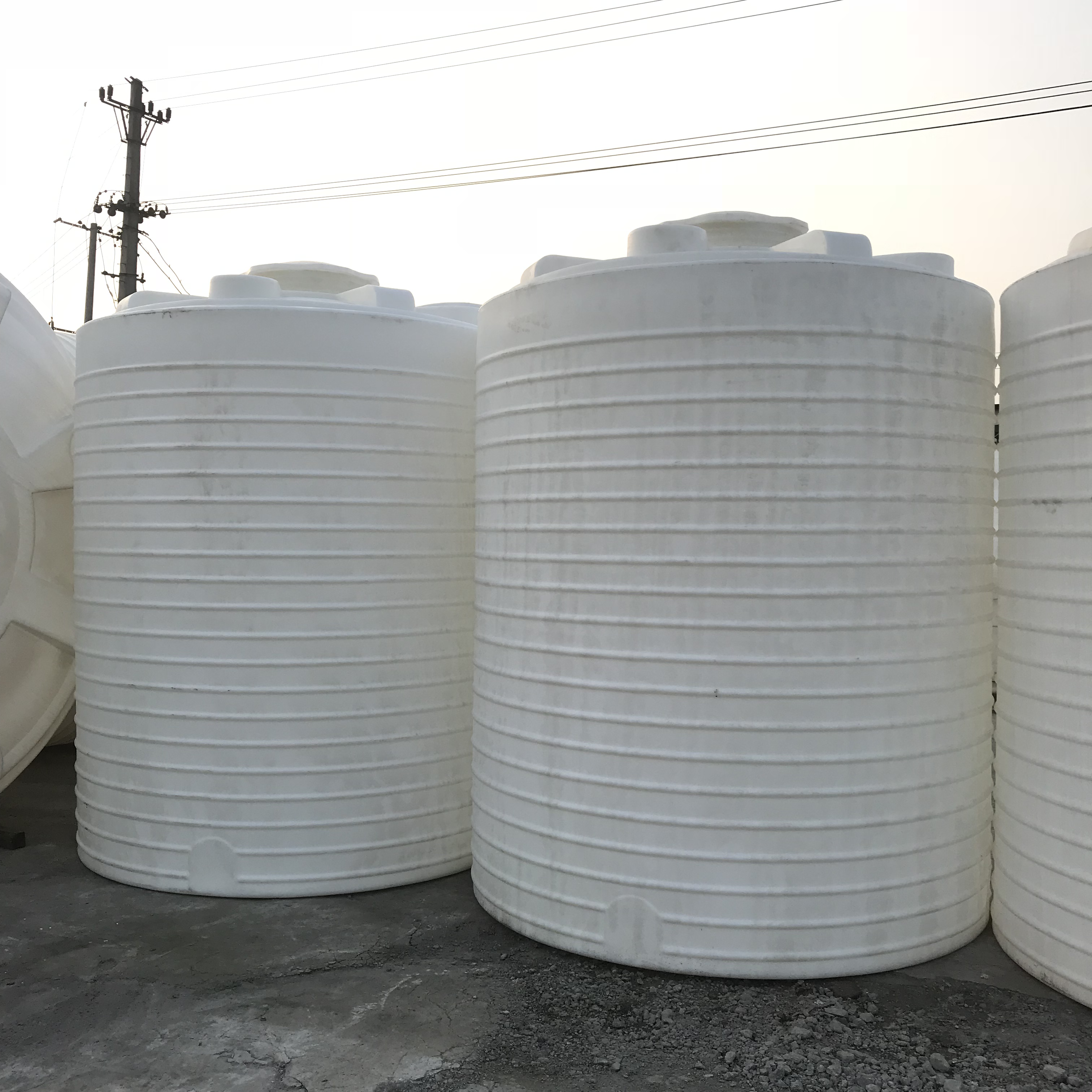 森林消防塑料水塔 3吨立式外加剂塑料储罐大型储水罐pe耐酸碱塑料桶