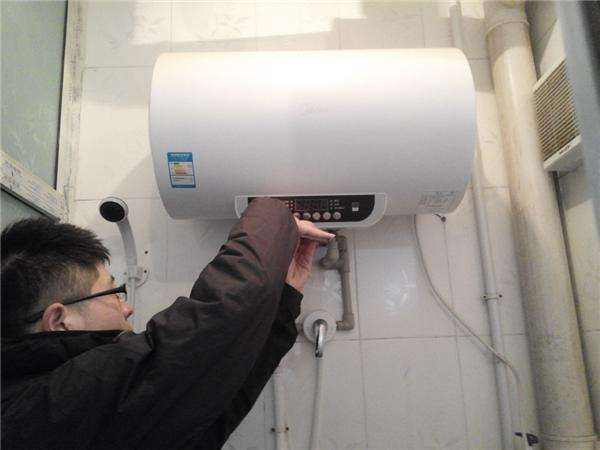 常熟热水器太阳能空调维修18625200704