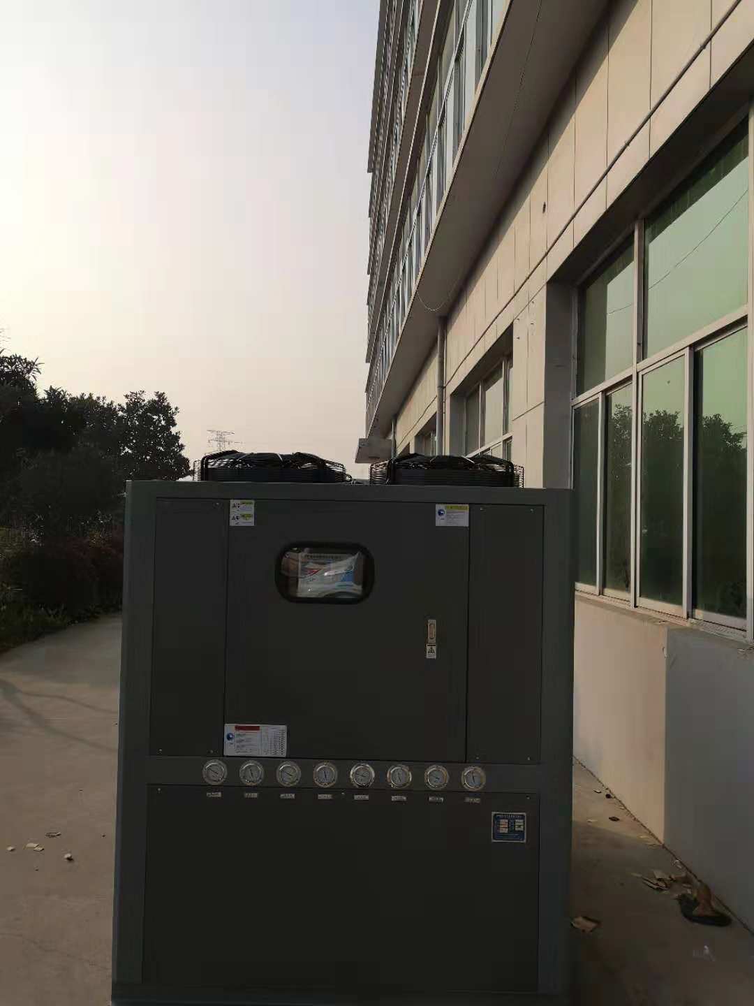 专业生产风冷式(热泵)冰水机组 超低温冷水机厂家图片