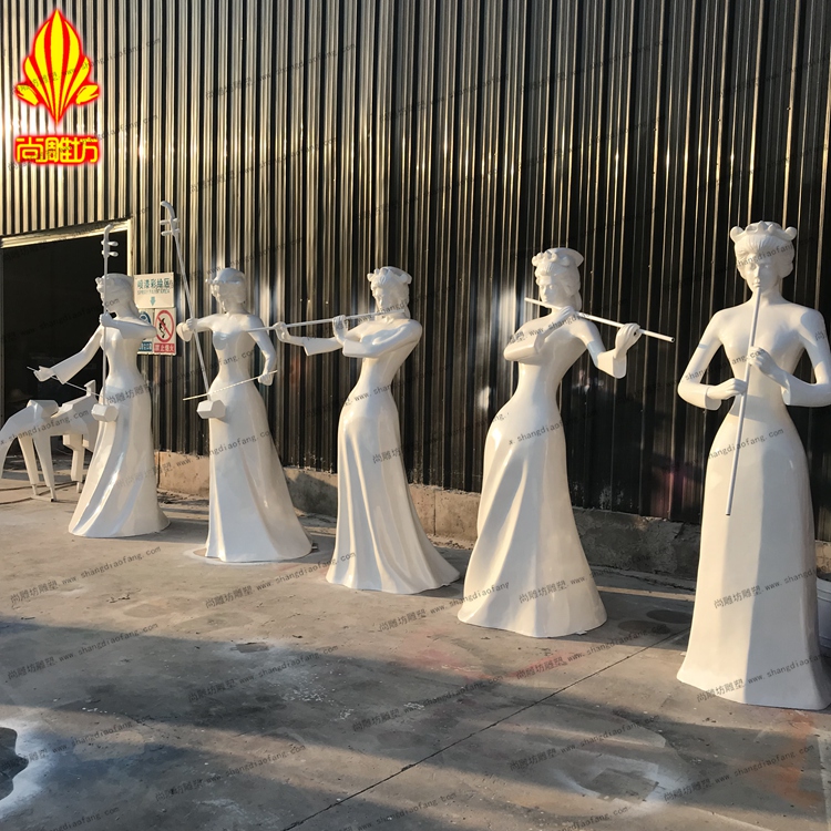 女子古典音乐人物玻璃钢雕塑 拉二胡吹笛子造型