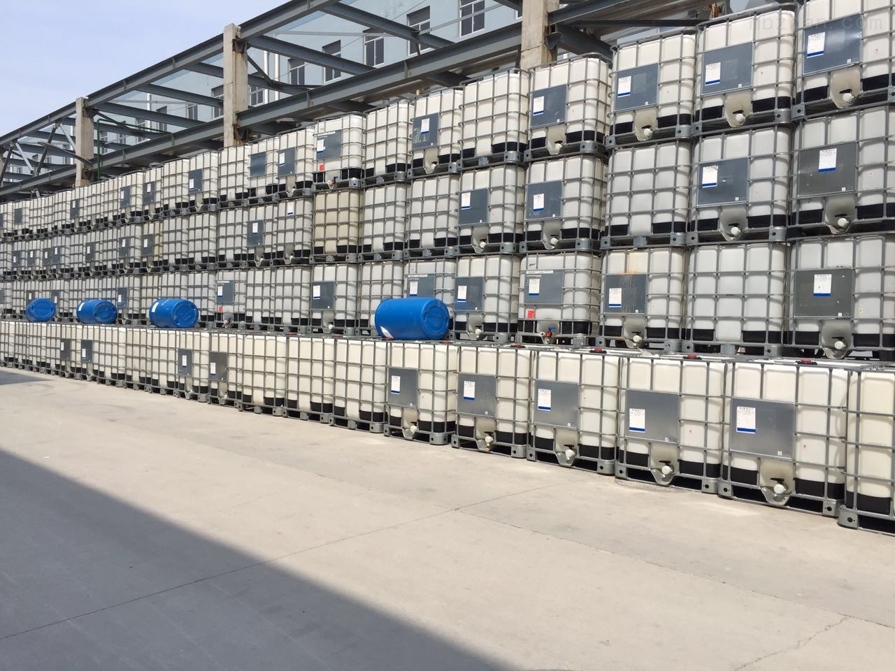 广州番禺乔丰塑料制品公司供应化工集装桶 化工旧吨桶