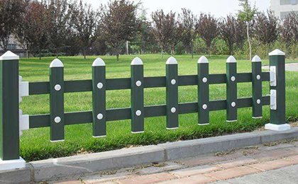 郑州市草坪护栏-绿化护栏厂家PVC护栏 草坪护栏-绿化护栏