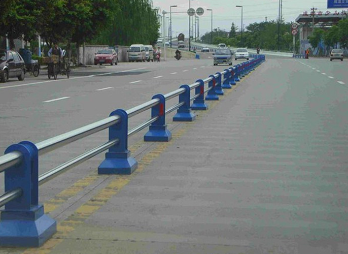 郑州地区交通设施京式护栏 铁艺护栏 草坪护栏生产厂家图片