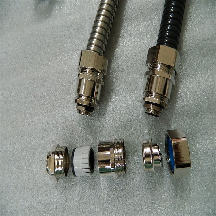 铜镀镍锁紧电缆软管接头  M12金属软管电缆防水接头图片