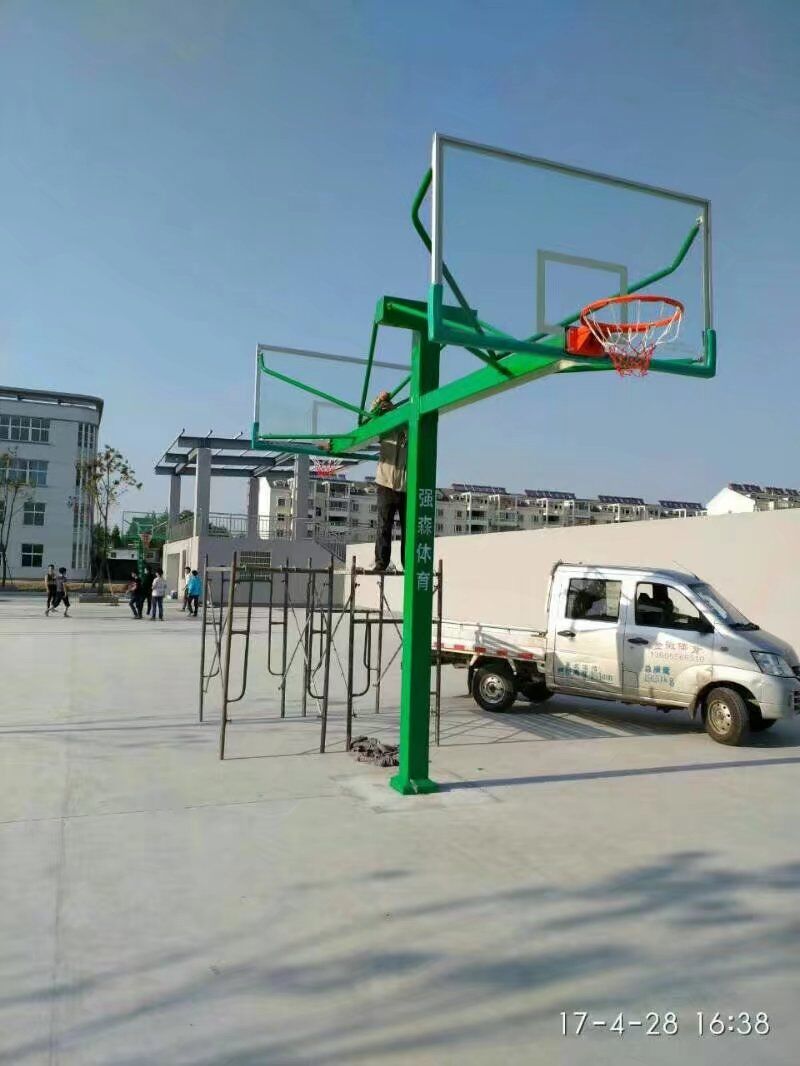 体育器材篮球架生产厂家健身路径批发销售