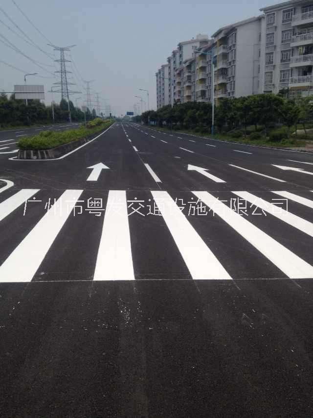 专业承接广东周边的市政道路划线 热熔划线 交通设施批发