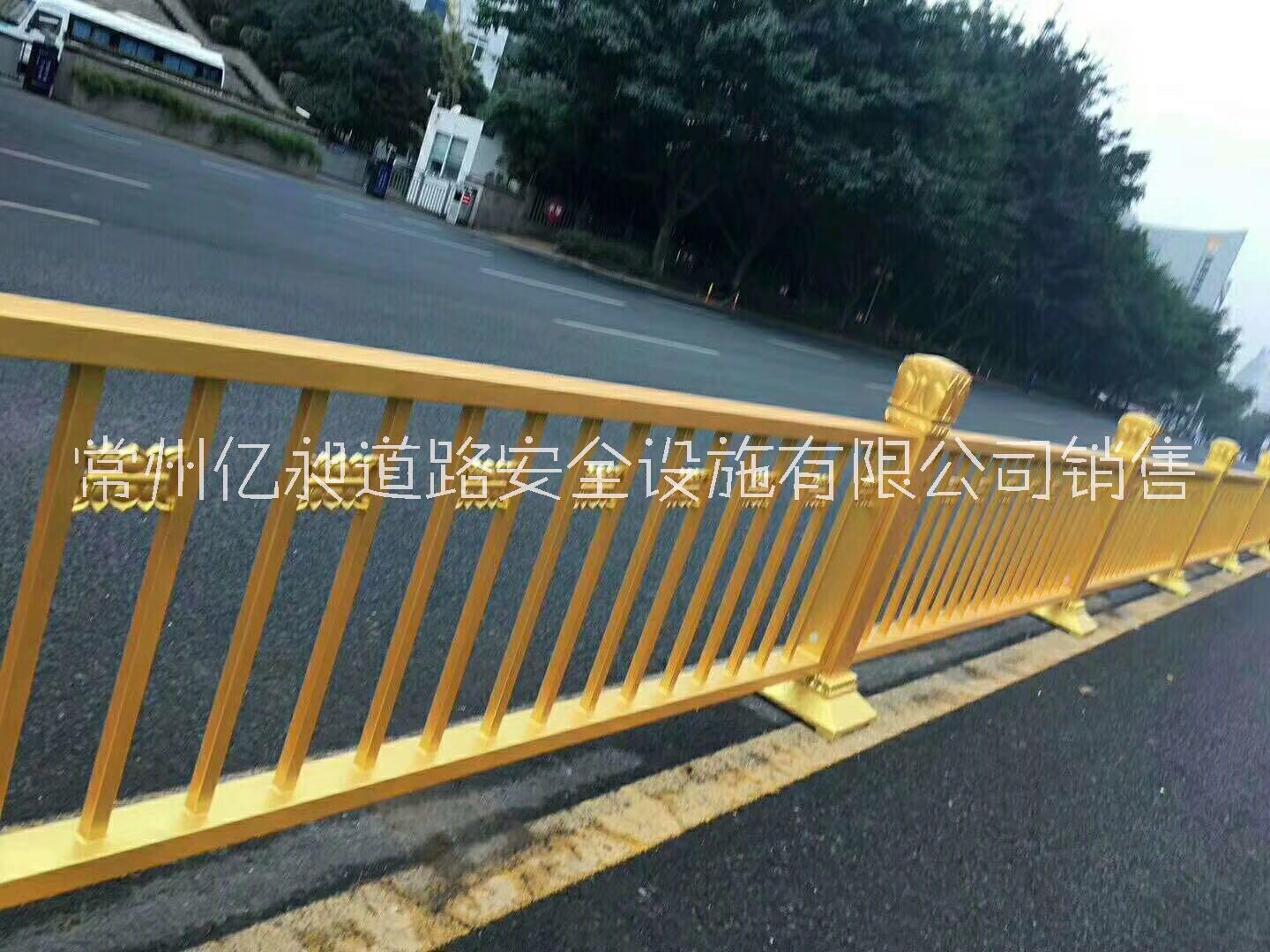 北京天安门同款黄金护栏大量出售，支持定制各类市政道路护栏图片
