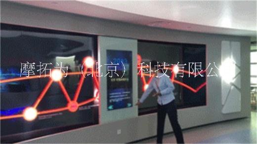 定制展厅智能滑轨屏  移动电视  电动手推直线弧形轨道屏图片