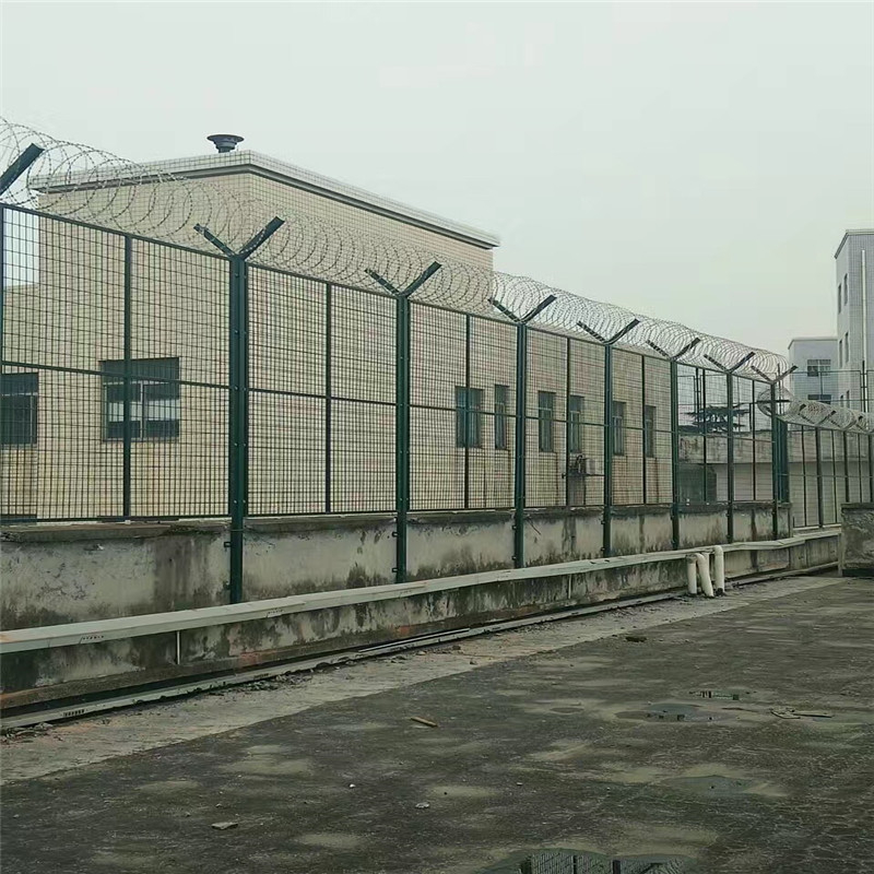 监狱钢网墙 监狱防护网 铁丝围网