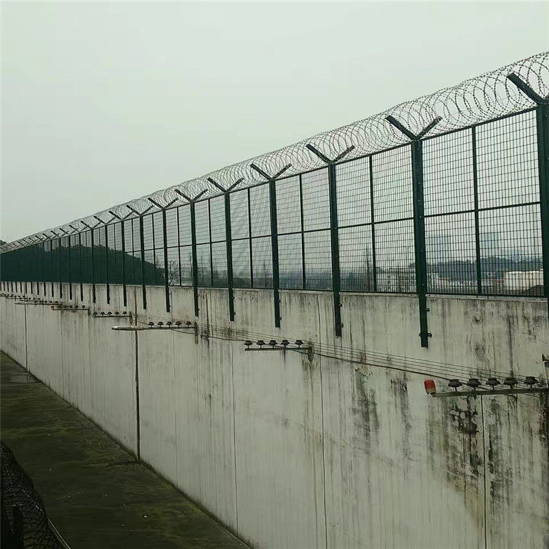 监狱刀片刺绳 监狱护栏网顶端的刀片刺绳 Y型安全防御护网