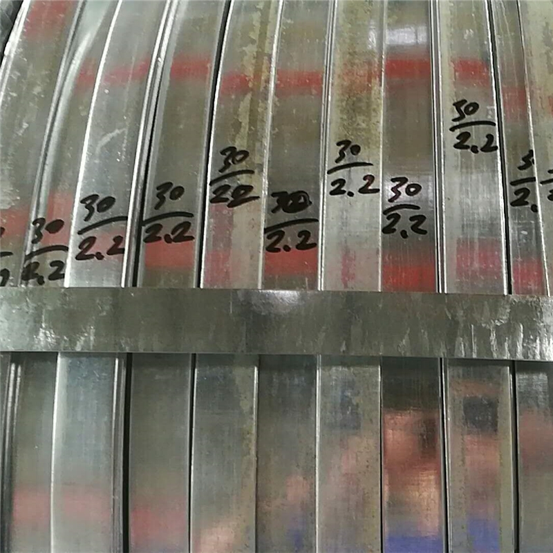 热镀锌带钢厂家生产热镀锌带钢打包带分条收卷