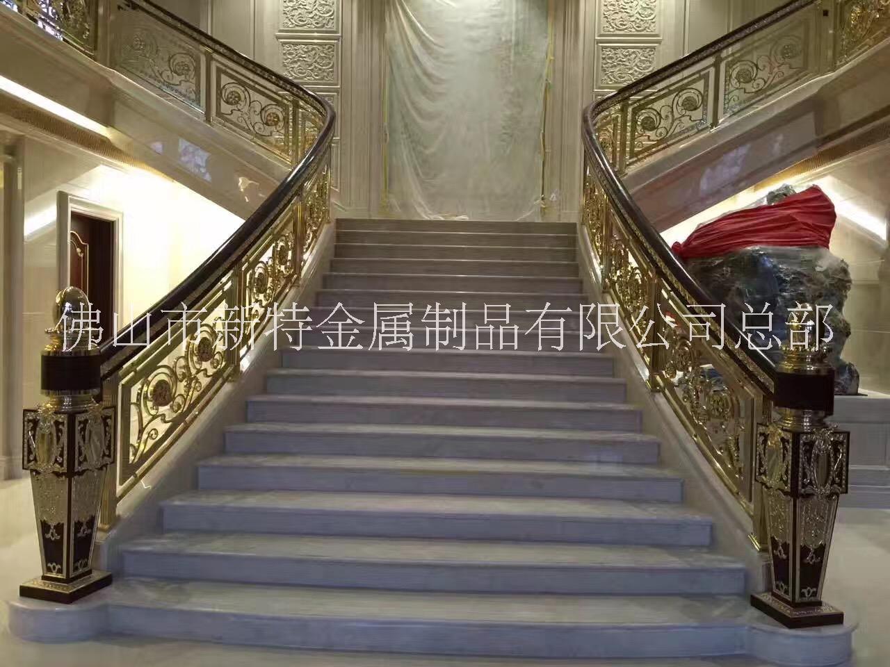 深圳现代豪华的家居装饰土豪金铜艺楼梯铜花扶手图片
