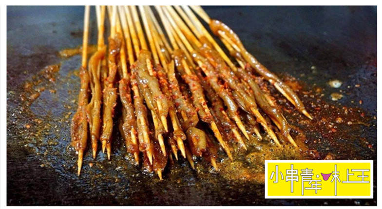味上王铁板烤鸭肠网红街边小吃——重庆特色小吃图片