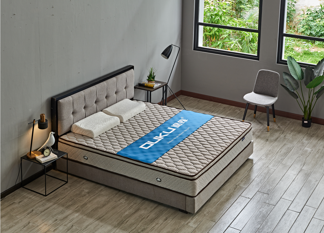 床垫我们与众不同,如你一样 专注生产 酒店床垫 公寓床垫 宾馆床垫  宿舍床垫 床垫工厂选讴库