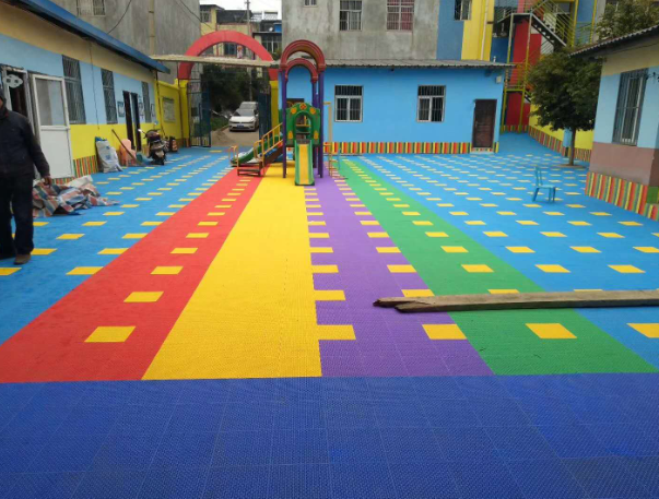 幼儿园悬浮地垫室外篮球场拼装防滑塑料运动跑道地板促销包邮 拼装防滑塑料地板