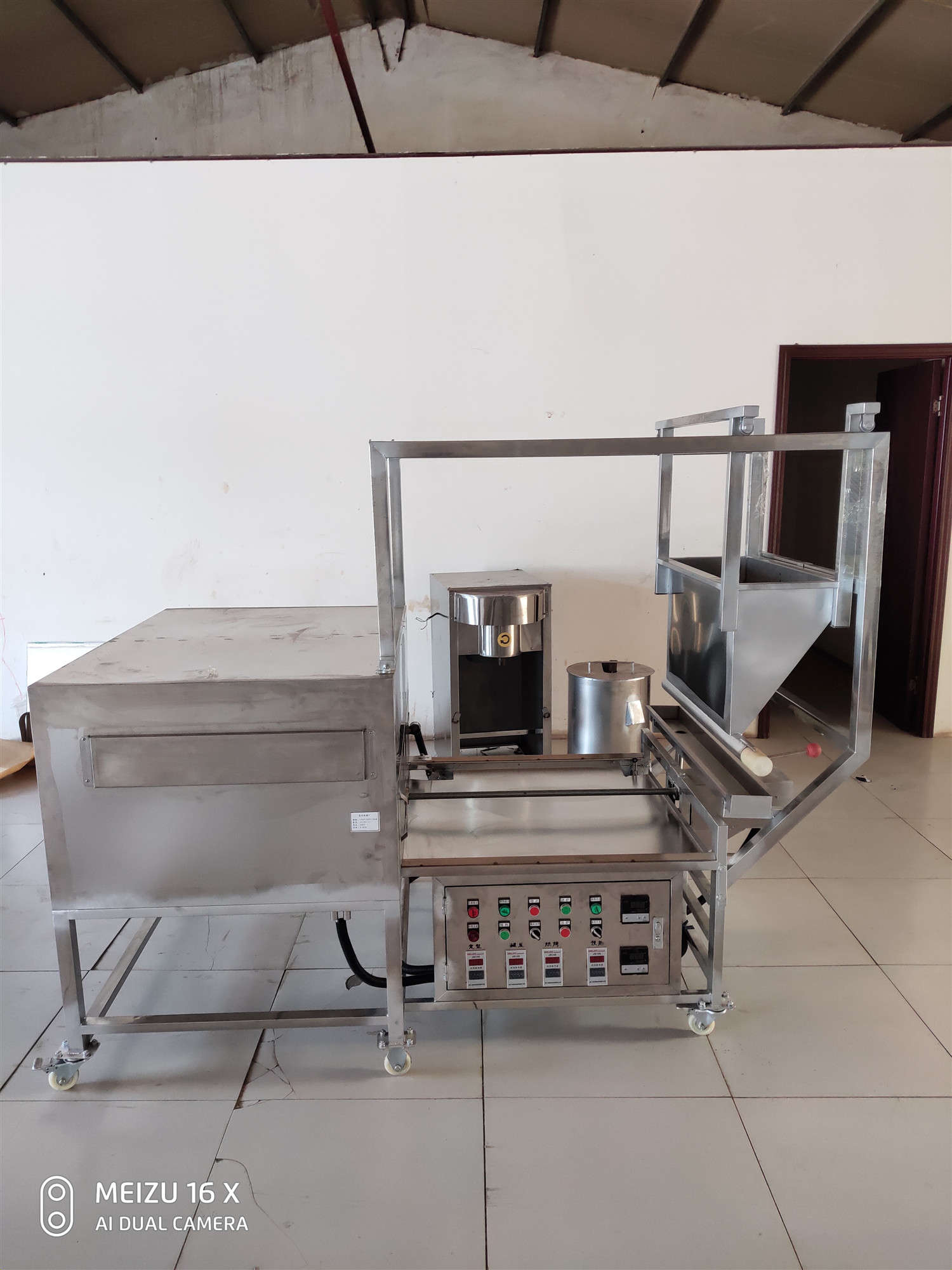供应蛋糕防腐技术邢台亚兴YX290-II型双模槽子糕机器设备图片