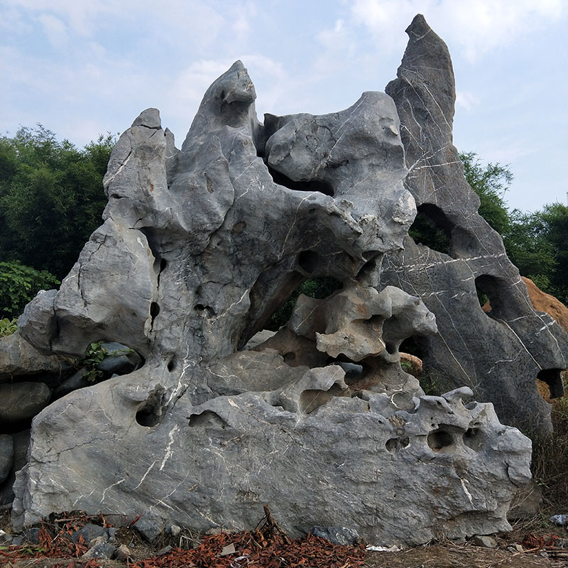 供应广东英德太湖石 窟窿石假山石头 天然原石摆件 观赏石