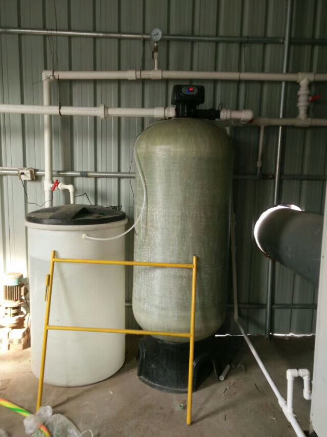 鄂尔多斯供应4吨硬水过滤软化设备 洗衣房除垢专用自动软水机