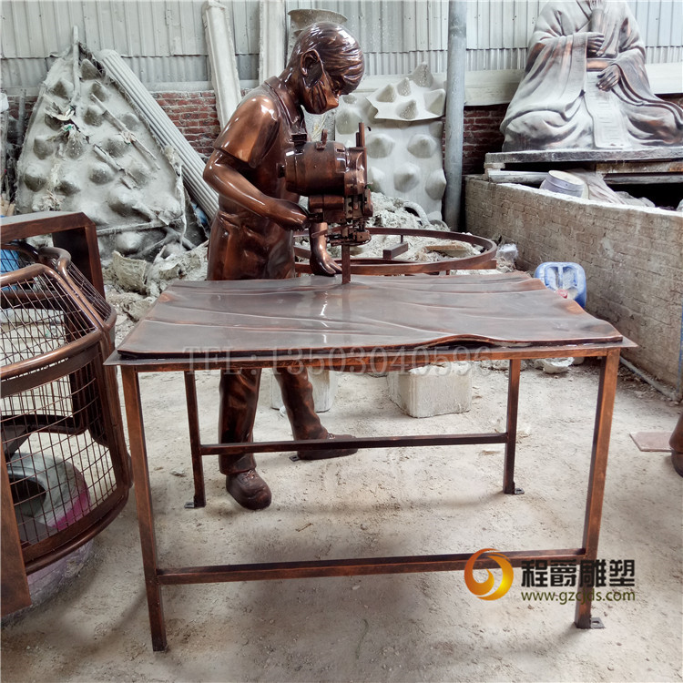 广州市玻璃钢仿古铜仿真人物雕塑厂家
