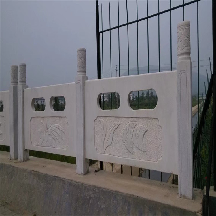 南阳市栏板厂家栏板 石雕栏板的高度 也可根据各人的需求制作