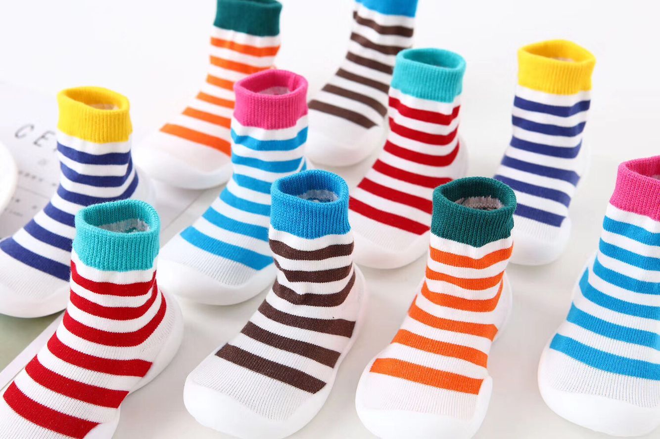 厂家直销2019新款卡通花型设计宝宝专用地板袜 宝宝地板袜 儿童地板袜图片