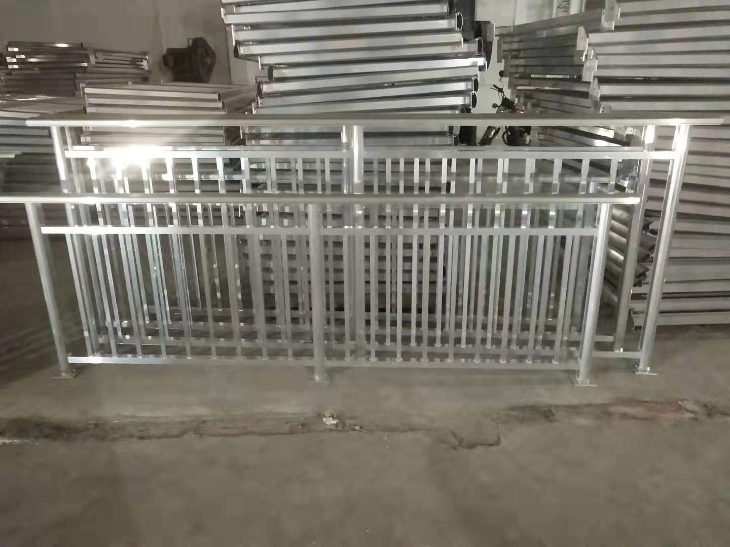 铝合金防阳台护栏  铝合金阳台护栏 小区庭院铝艺护栏