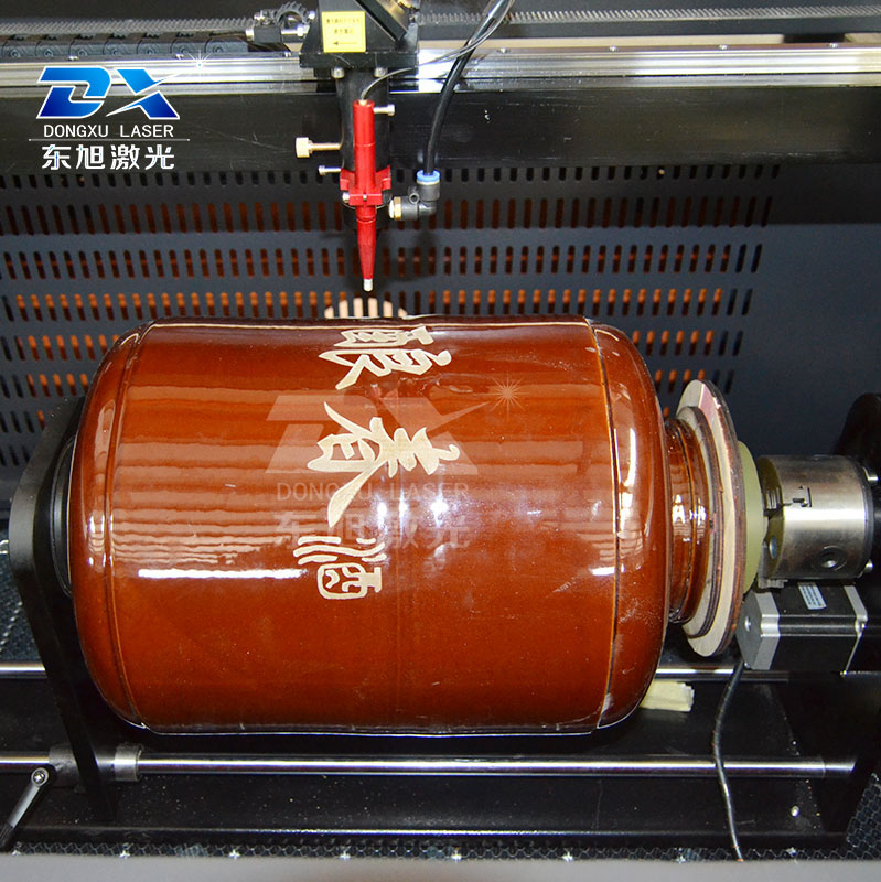 贵州安顺市陶瓷坛子定制酒雕刻机中秋节私人定制酒雕刻打印机