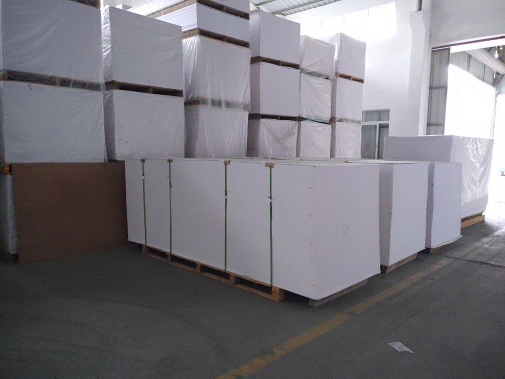 PVC结皮发泡板 10mm高密度PVC广告雕刻板 广东PVC发泡板厂家可定制