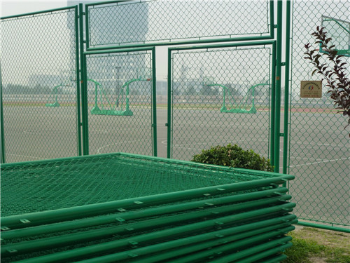 体育场围栏网球场防护围栏网图片