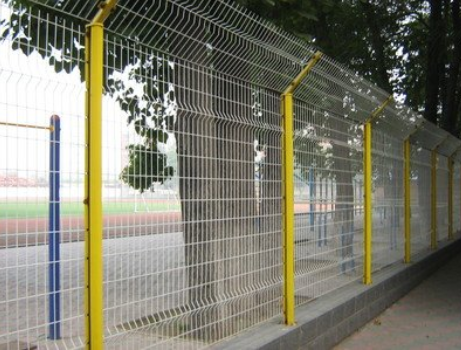 桃型柱护栏网家用围栏铁丝网厂区户外护栏围墙公园三折弯隔离网