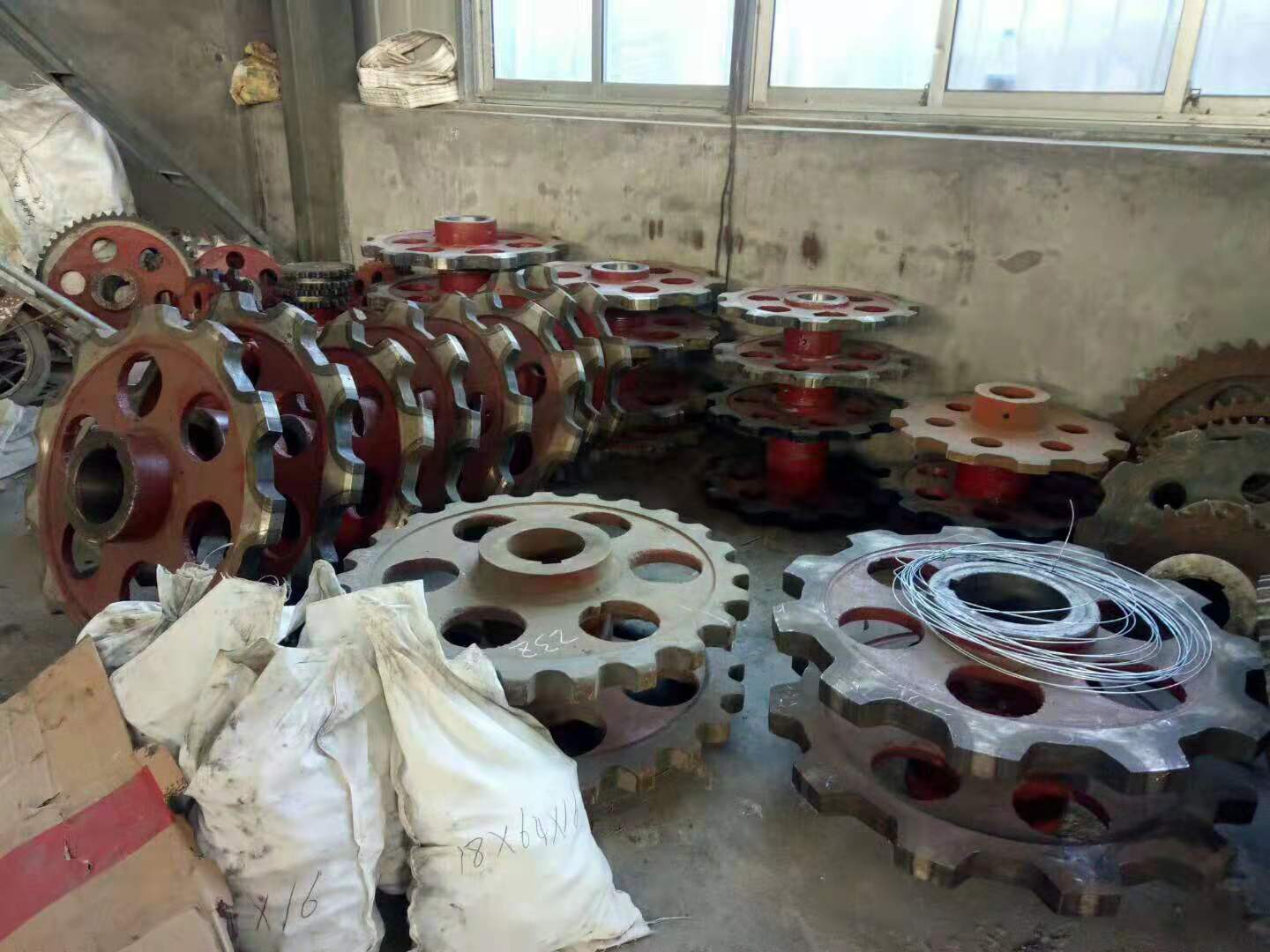专业生产 提升机链轮厂家直销批发45钢40洛铸钢链轮图片