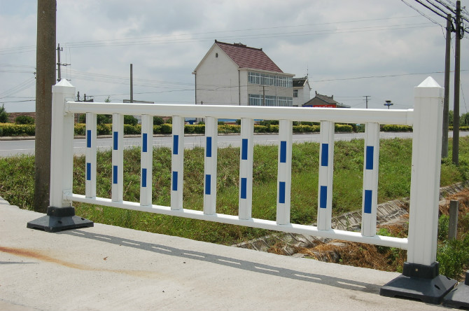 pvc道路塑钢护栏