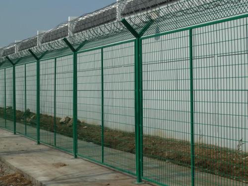 监狱钢网墙，监狱防攀爬钢网墙的设计安装