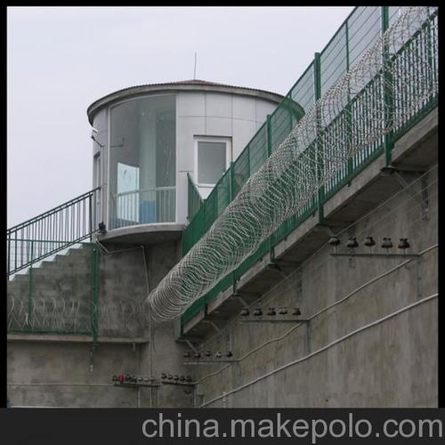 监狱钢网墙 监狱围墙网 监狱护栏的标准参数图片