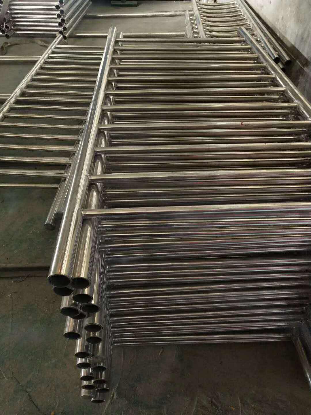 不锈钢碳钢复合管护栏