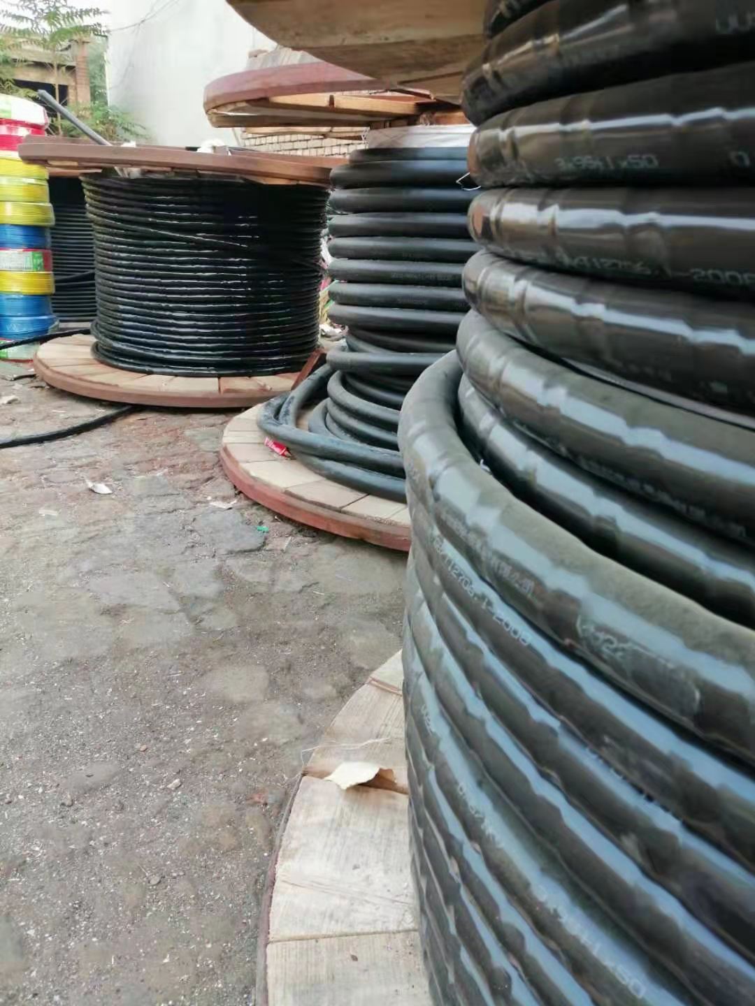 石家庄永兴废旧电缆回收，四股废旧电缆回收电缆回收价格