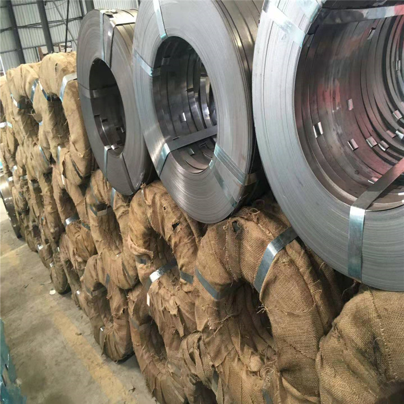 天津鲁立金属货源厂家，长年现货供应 高强度 天津32mm烤蓝铁皮打包带钢图片