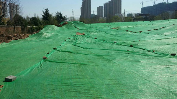 宽度4米、8米，3针加密、4针加密、5针大量批发 绿色盖土网 防尘网 建筑工地盖土网 自产自销绿色盖土网图片