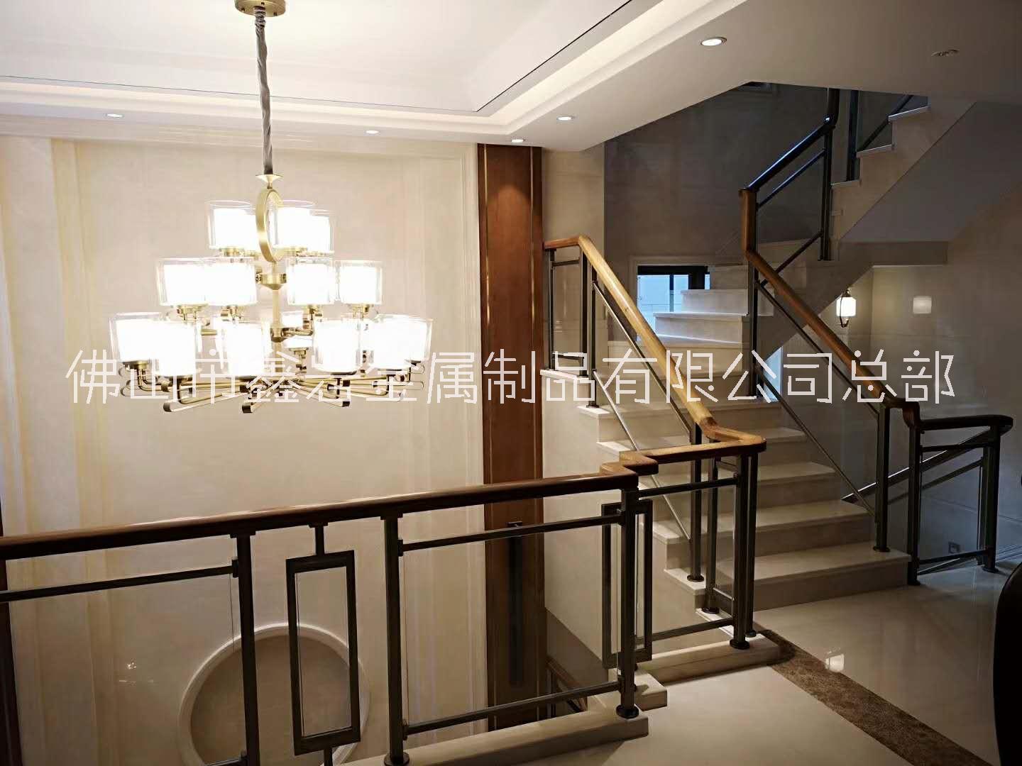 新中式铜楼梯护栏金属拉丝扶手简约现代装饰钢化玻璃铜护栏定制图片