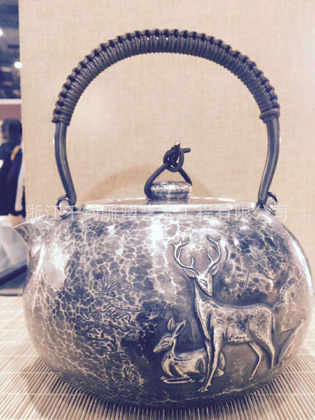 千钧雕塑    银茶具
