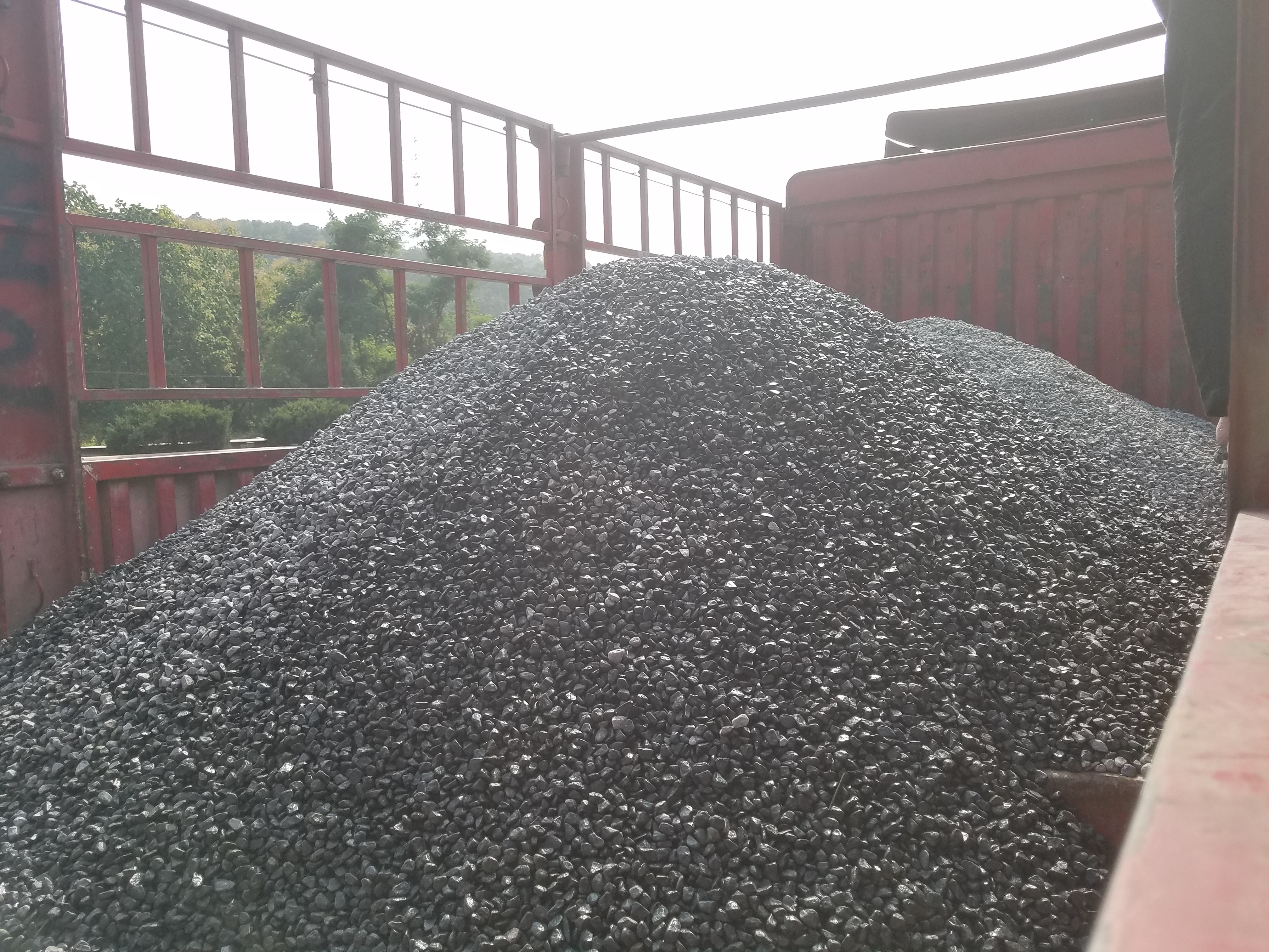 供应 玄武岩机制黑色砾石-深加工黑石子-磨圆砾石生产厂家
