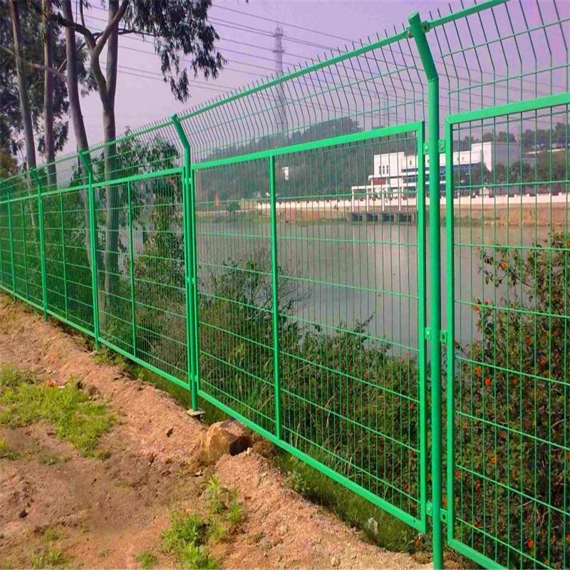 边框防护栏浸塑钢丝双边丝框架护栏网高速公路铁路边框铁丝围栏网图片
