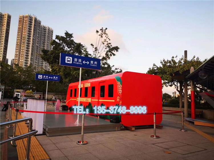 东莞市大型商业美陈玻璃钢火车头造型雕塑厂家