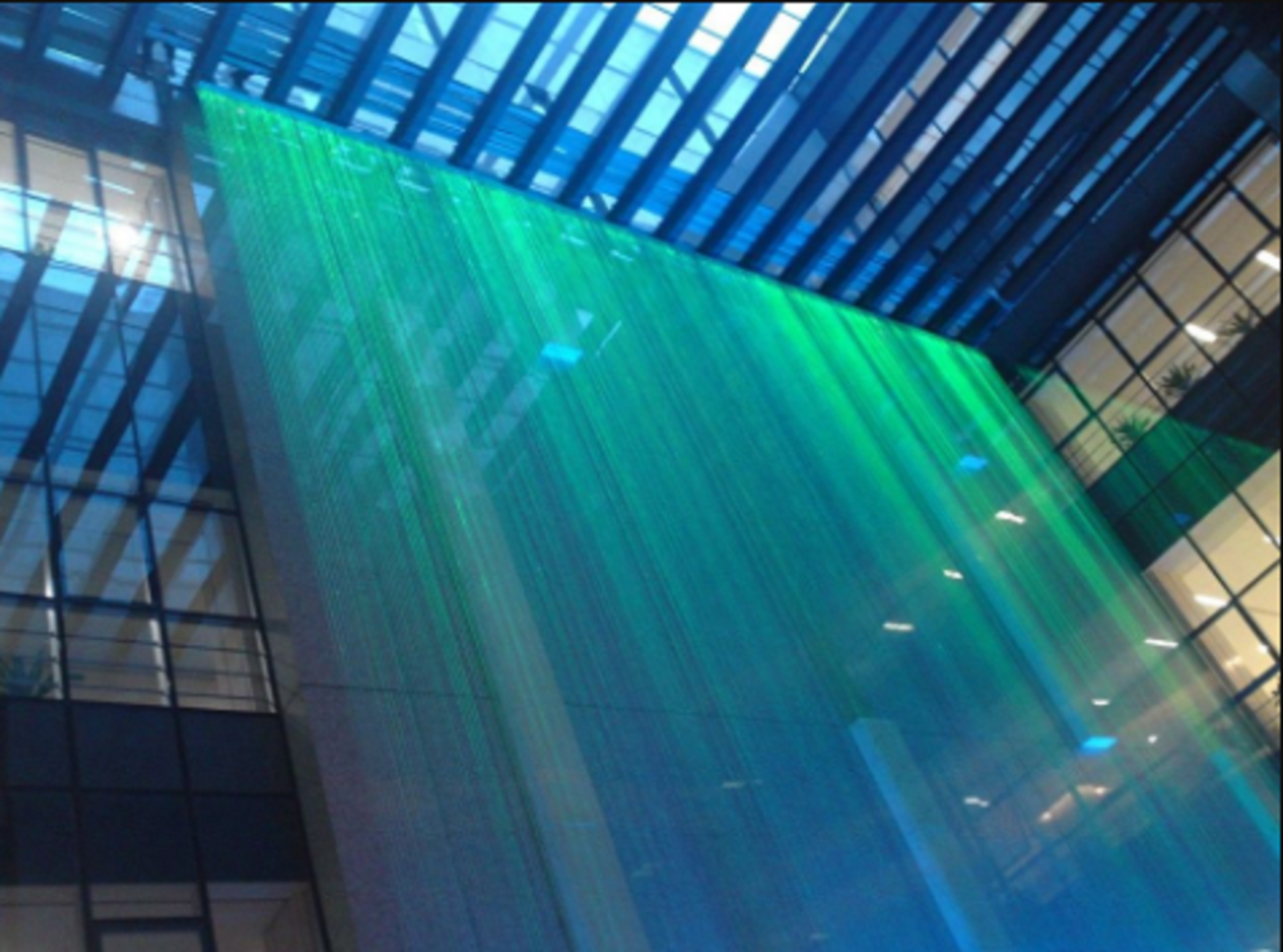 陕西西安 商场水帘 水幕墙 激光投影