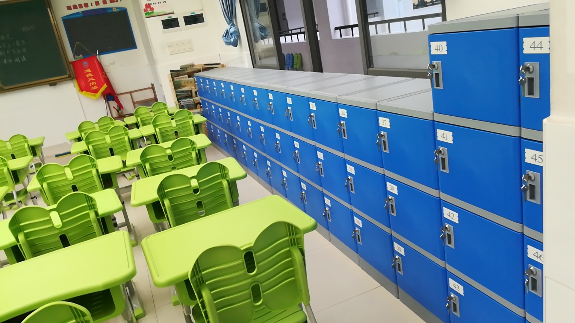 书包柜供应新款ABS塑料环保学生书包柜教室宿舍abs全塑胶储物柜