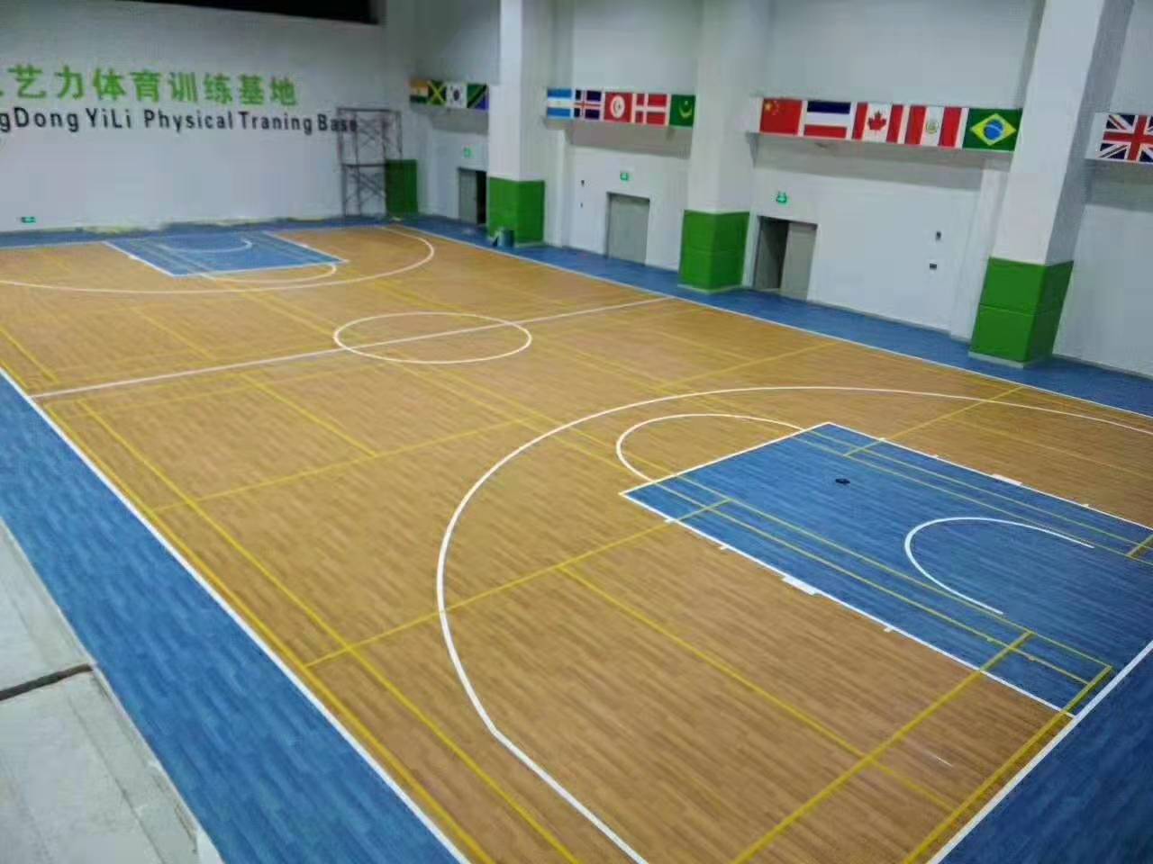 篮球场PVC塑胶地板施工队 室内外篮球场专用PVC安全地板
